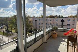 Moderne 2-Zimmer-Wohnung mit Loggia und Tiefgaragenstellplatz im Irma-Uhrbach-Carré, München – Die vollständige Adresse der Immobilie erhältst du vom Anbieter., 81739 Altperlach, München – Vorschaubild 2