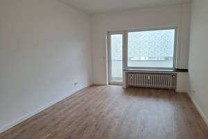 Frisch renovierte 2-Zimmer-Wohnung mit guter Raumaufteilung und Balkon in zentraler Lage – Charlottenstr. 4, 40210 Stadtmitte, Düsseldorf – Vorschaubild 3