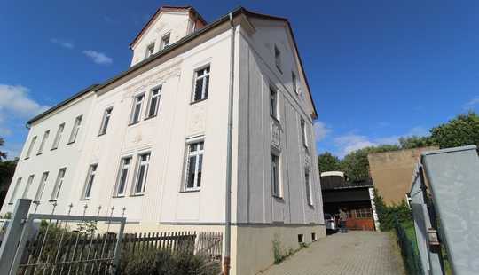 Bild von 3 freie Wohnungen im Vorderhaus und 2 Wohnungen im Hinterhaus