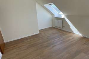 Helle 2-Zimmerwohnung mit Balkon – Kreuzsteinstraße 28, 90441 Schweinau, Nürnberg – Vorschaubild 1
