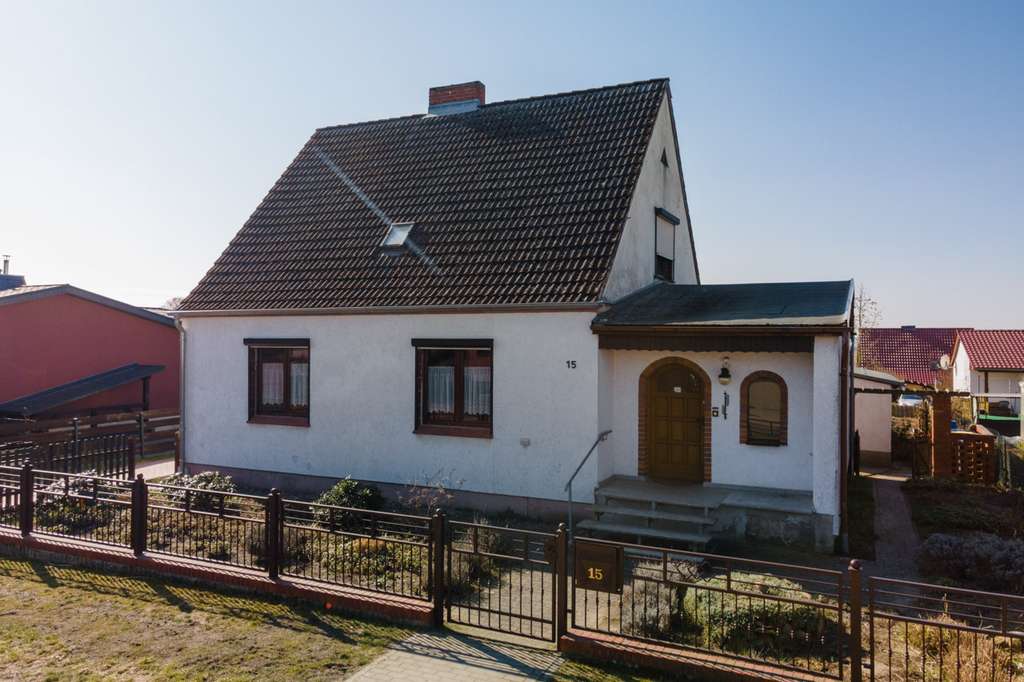 Immobilie in Gartz (Oder) - Viel Platz für Ihre Ideen – Einfamilienhaus mit Garten und Nebengebäuden - Bild 3