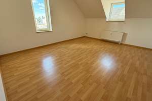 Toller Balkon an der Küche - EBK - Tageslichtbad mit Badewanne – Frankenberger Straße 202, 9131 Ebersdorf, Chemnitz – Vorschaubild 10
