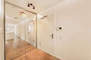 Exklusives Wohnen nahe der Königsallee – stilvolle Wohnung mit Terrasse und Tiefgarage – Jahnstraße 1, 40215 Friedrichstadt, Düsseldorf – Vorschaubild 2