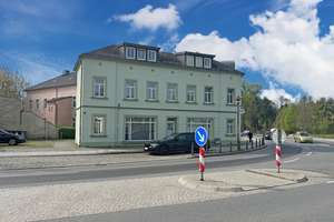 Rendite 5,9 %  Wohn- und Geschäftshaus in bester Lage von Bischofswerda – Hans- Volkmann-Straße 18, 1877 Bischofswerda – Vorschaubild 1