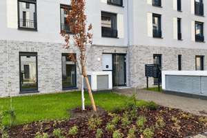 Neue Wohnung mit drei Zimmern, Balkon, EBK, Schönefeld