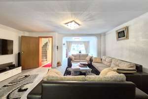 Attraktive Reihenmittelhaus mit schönem Garten - Ihr neues Zuhause wartet auf Sie – Die vollständige Adresse der Immobilie erhältst du vom Anbieter., 41238 Giesenkirchen-Mitte, Mönchengladbach – Vorschaubild 2