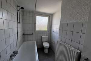 Modernisierte 2-Zimmer-Dachgeschosswohnung in Duisburg – Fischerstrasse 65, 47055 Wanheimerort, Duisburg – Vorschaubild 4