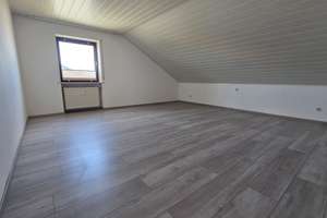 Helle und gut geschnittene DG (84 m², 4 Zimmer) in ruhiger Wohnlage – Regensburg (Keilberg) – Die vollständige Adresse der Immobilie erhältst du vom Anbieter., 93055 Brandlberg-Keilberg, Regensburg – Vorschaubild 6