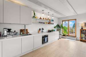 Exklusive Dachgeschosswohnung mit Kamin und großzügiger Sonnenterrasse – Die vollständige Adresse der Immobilie erhältst du vom Anbieter., 14050 Westend, Berlin – Vorschaubild 3