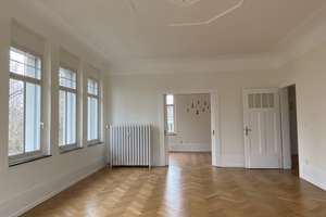 # renovierte Altbauwohnung # Villenviertel