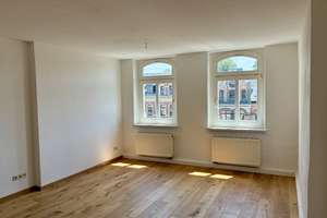Traumhafte DG-Wohnung: Moderne Einbauküche, hochwertiger Parkett & Tageslichtbad – Weststraße 62, 9112 Kaßberg, Chemnitz – Vorschaubild 3