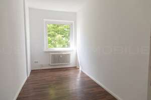 Toller Schnitt und wunderbar hell!
3 Zimmer Wohnung in Parknähe zu verkaufen! – Die vollständige Adresse der Immobilie erhältst du vom Anbieter., 12249 Lankwitz, Berlin – Vorschaubild 7