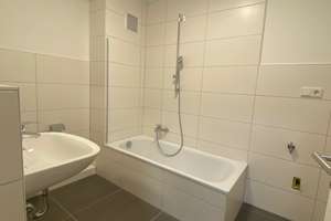 Komplett sanierte 3 ZKB mit Balkon, Industrieparkett und Wohnküche in stilvollem Altbau! – 68169 Neckarstadt-West, Mannheim – Vorschaubild 9