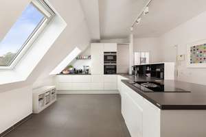 Dunckerstraße, Helmholtzkiez: Dachgeschoss-Wohnung mit zwei Terrassen, vier Zimmern, Kamin, Lift, AC – 10437 Prenzlauer Berg, Berlin – Vorschaubild 4