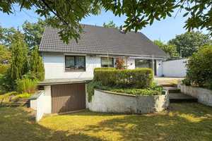 Geräumiges Einfamilienhaus auf schönem Grundstück – Pinneberg (Kreis) – Vorschaubild 1