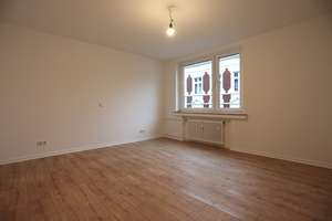 SCHÖNE HELLE RENOVIERTE 2 ZIMMER WOHNUNG IM HERZEN VON ELLER, LAMINAT, BALKON – Gumbertstraße 183, 40229 Eller, Düsseldorf – Vorschaubild 9