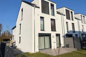 Modernes Reihenendhaus mit Photovoltaik, hochwertiger Ausstattung und sonnigem Garten in Schwandorf! – Die vollständige Adresse der Immobilie erhältst du vom Anbieter., 92421 Schwandorf – Vorschaubild 18