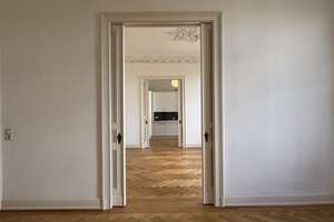 Stilvoller Altbau mit Originalelementen in zentraler Lage – Die vollständige Adresse der Immobilie erhältst du vom Anbieter., 65185 Mitte, Wiesbaden – Vorschaubild 4