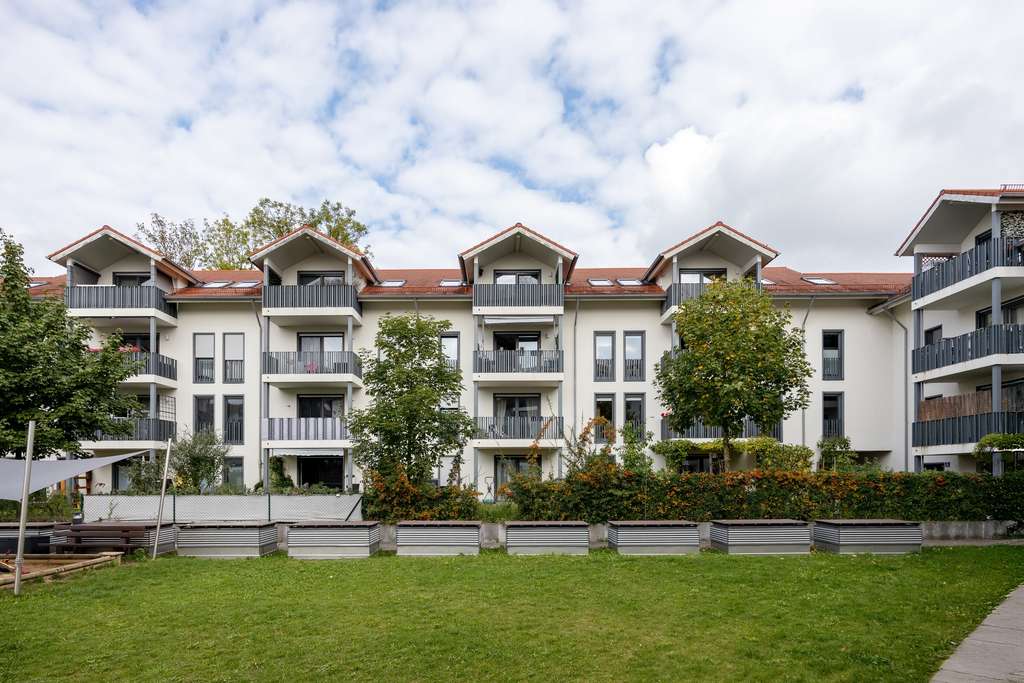 Immobilie in Sauerlach - Licht, Luft & Raum – moderne Dachgeschosswohnung mit zwei TG-Stellplätzen - Bild 1