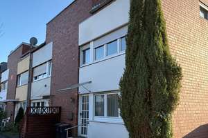 SANKT AUGUSTIN Zentrum, Einfam. Reiheneckhaus, 131 m² Wfl. 6 Zimmer, Vollkeller, Terrasse, Garten – Die vollständige Adresse der Immobilie erhältst du vom Anbieter., 53757 Sankt Augustin – Vorschaubild 3