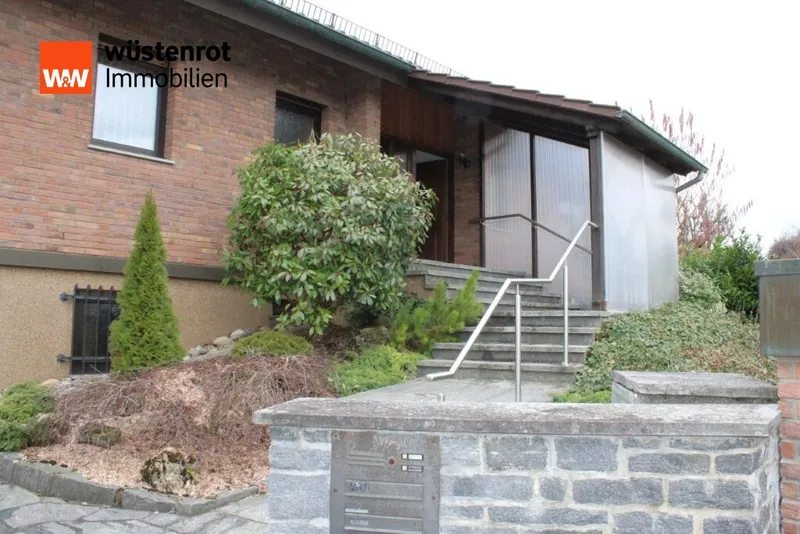 2-unit Zweifamilienhaus – Ostelsheim – Sackgassenlage mit Sauna und Balkonen
