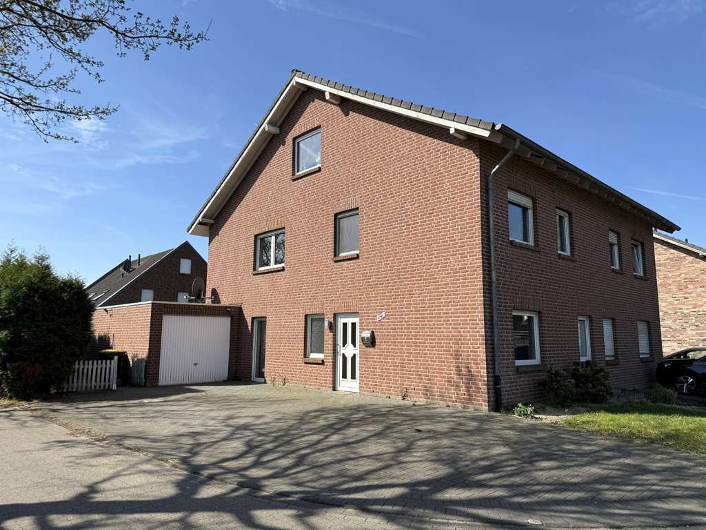 Doppelhaushälfte in guter Lage – familienfreundliches Wohnen in der Klever Oberstadt