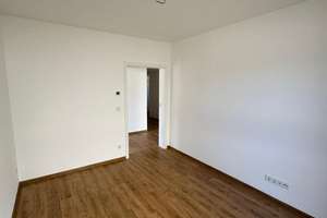 Neubau Erstbezug 83 qm EG 3 Zimmer-Wohnung mit Balkon und Panoramablick in Kernscheid ab sofort! – Im Holzgarten 17, 54296 Kernscheid, Trier – Vorschaubild 7