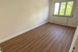 Helle 3-Zimmer Wohnung mit Balkon, tollem Blick  und Gartennutzung in Stuttgart West – Die vollständige Adresse der Immobilie erhältst du vom Anbieter., 70193 Kräherwald, Stuttgart – Vorschaubild 8