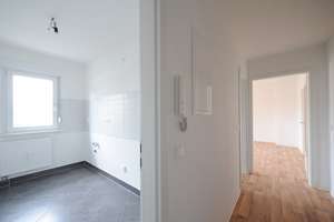 Komfortable 2-Raumwohnung mit ebenerdiger Dusche! – Pekinger Straße 5, 6130 Südstadt, Halle (Saale) – Vorschaubild 2