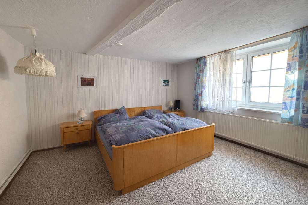 Immobilie in Wermsdorf - Einfamilienhaus mit Charakter: viel Raum für Ihre individuellen Wohnideen - Bild 2