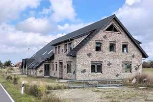 ZWANGSVERSTEIGERUNG!
Mehrparteienhaus mit insgesamt 7 WE im Rohbauzustand in Ostochtersum!
 – Die vollständige Adresse der Immobilie erhältst du vom Anbieter., 26489 Ochtersum – Vorschaubild 1
