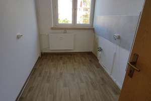schöne renovierte 3 Raumwohnung mit Balkon und Tageslichtbad – 39576 Stendal – Vorschaubild 5