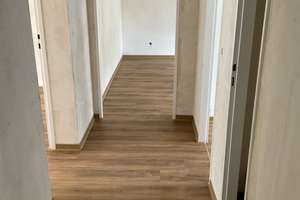 Helle 3,5-Zimmer-Wohnung mit Loggia in Eckenheim zu vermieten – 60435 Eckenheim, Frankfurt am Main – Vorschaubild 2