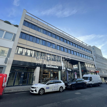 Büro- und Praxisflächen mit großzügigen Außenflächen mitten in der Innenstadt! 