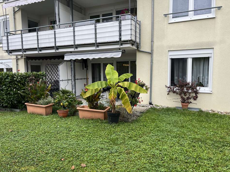 17 Blick von Außen auf die Ter