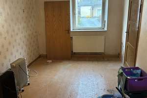 Wohnhaus, 3 WE + DG-Ausbau möglich; zentrale Lage, Garage, renovierungsbedürftig! – Die vollständige Adresse der Immobilie erhältst du vom Anbieter., 96106 Ebern – Vorschaubild 8