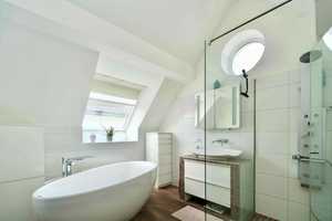 Moderne Eleganz in bester Form – 151 m² Lebensqualität auf zwei Ebenen. – Neuss (Rhein-Kreis) – Vorschaubild 9