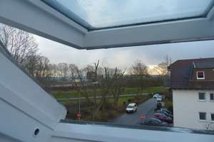 Südbalkon / Laminat / Bad mit Fenster / …in Reichenbrand !
