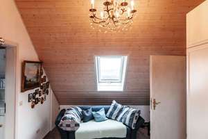 Wohnen über zwei Ebenen: Galerie, Südbalkon, 4 Zimmer | 2 Bäder | 2 Stellplätze | Energieeffizienz C – Die vollständige Adresse der Immobilie erhältst du vom Anbieter., 75397 Simmozheim – Vorschaubild 18