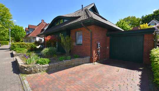 Bild von ***Exklusives Architektenhaus*mit zweigeschossigem Wintergarten, Kamin, Garage und weiteren stilvoll