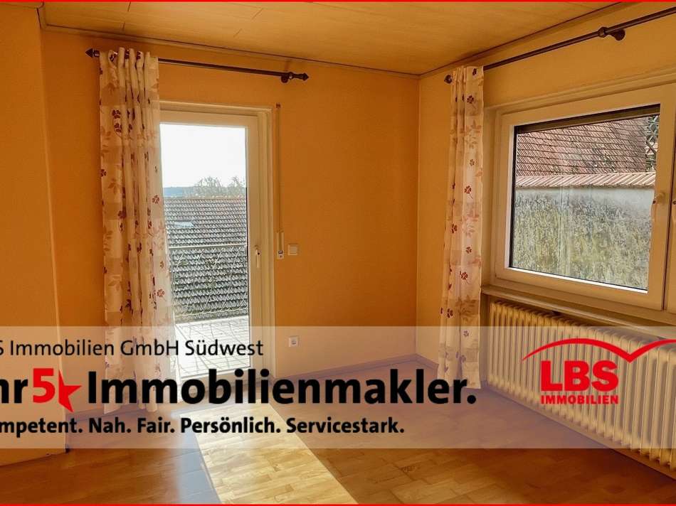 OG: Kinderzimmer mit Zugang zu