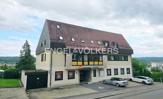 Büro-Praxis-Immobilie mit Wohnetage • solide Mietverhältnisse in bester Lage