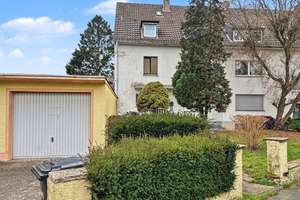 Vermietetes 4-Parteienhaus mit Potential in verkehrsgünstiger Lage von Köln-Dünnwald