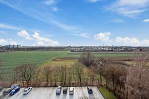 Top renovierte Eigentumswohnung mit Panoramablick – Die vollständige Adresse der Immobilie erhältst du vom Anbieter., 86169 Hammerschmiede, Augsburg – Vorschaubild 1