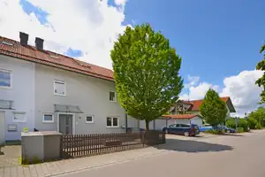 Großzügige Doppelhaushälfte mit 5 Schlafzimmern, 2 Bädern, 2 Garagen – Waldnähe, voll unterkellert – Ebersberg (Kreis) – Vorschaubild 2