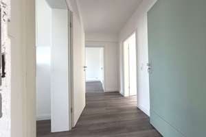 Umfassend saniert & modern – helle Wohnung mit Einbauküche und Balkon – Neue Straße 47, 27576 Lehe, Bremerhaven – Vorschaubild 2