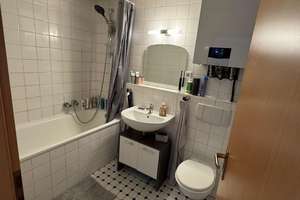 Gemütliche 3-Zimmer-DG-Wohnung (64 qm) - Perfekt für Studenten & Pendler nahe FH Niederrhein – Kölner Straße 228, 47805 Dießem/Lehmheide, Krefeld – Vorschaubild 2