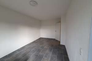 geräumige 1-Zimmer-Wohnung mit Balkon in Köln Niehl – Feldgärtenstr. 77, 50735 Niehl, Köln – Vorschaubild 3