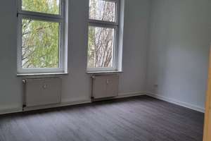 Großzügige Wohnung in neu saniertem Zustand