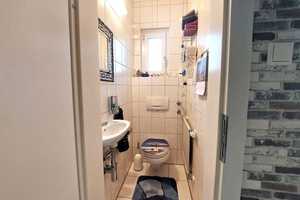 Charmantes Einfamilienhaus in begehrter Wohnlage mit großzügigem Garten + 2 Garagen! – Stuttgart – Vorschaubild 9